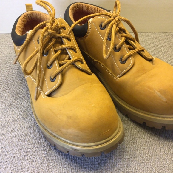 Men’s Size 11 boots - Picture 1 of 5
